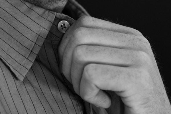 hand-886420_1920