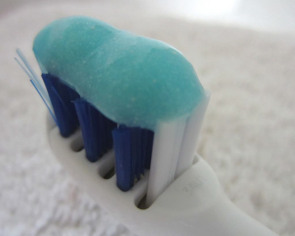 Blend a med pro expert zahnpaste blau