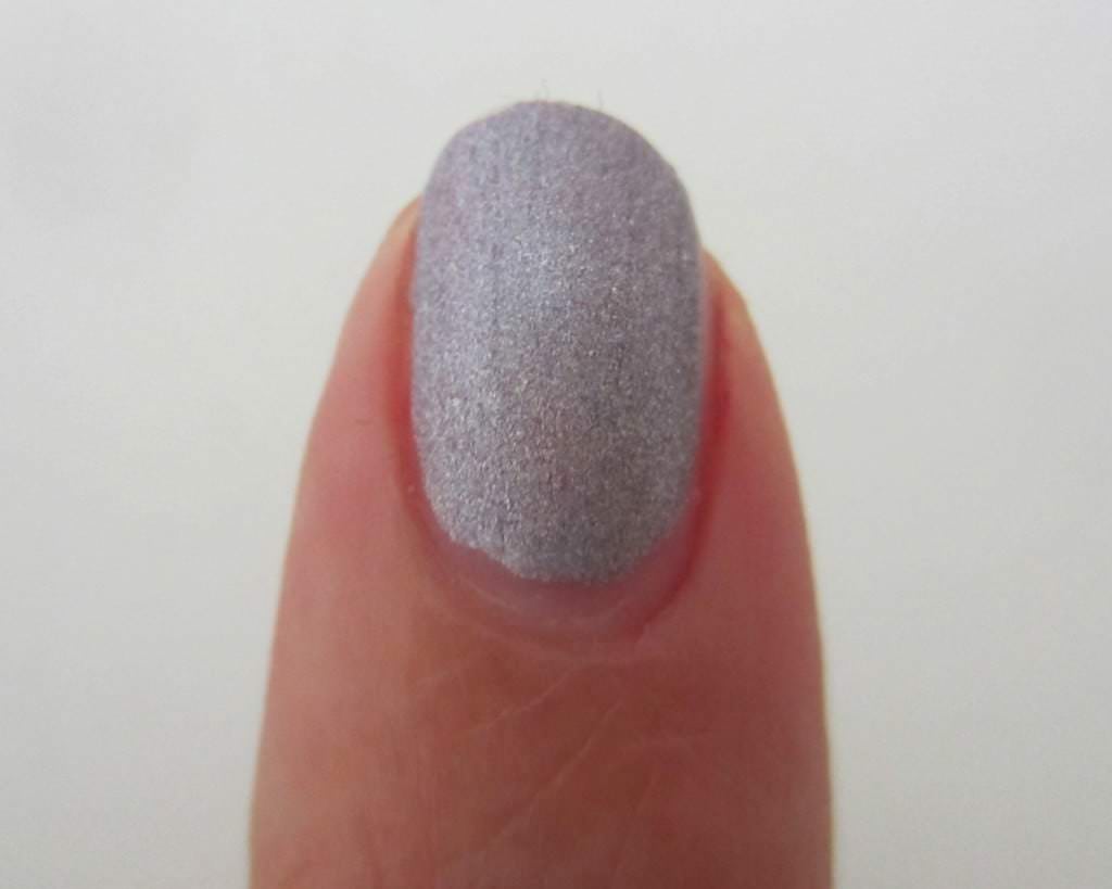 Luxury Lacquers - Plum me up scotty Swatch